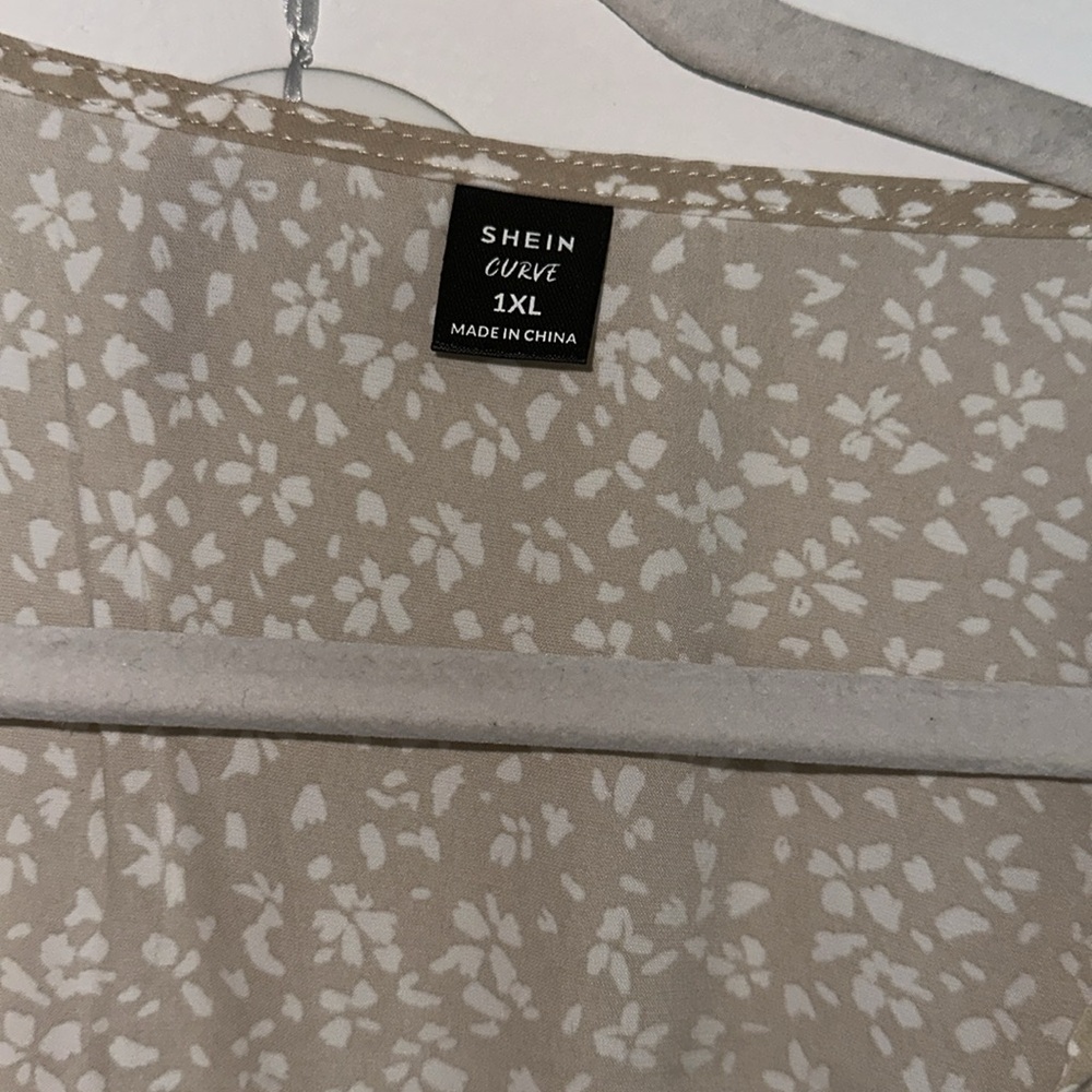 Dress - Picture 3 of 4